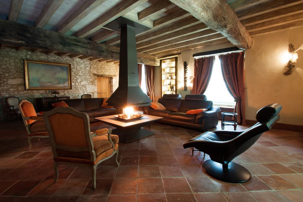 Chambres D'Hotes Domaine De Nazere Avezan Exterior photo